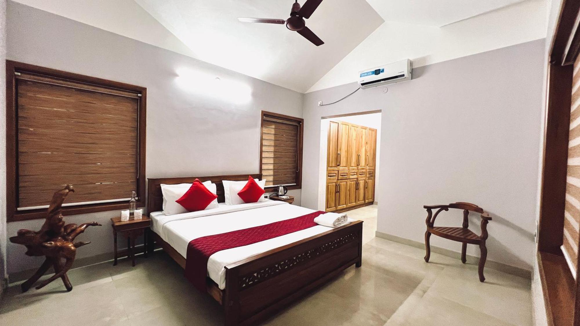 Appartement Waterfront By Palmyra à Kollam Extérieur photo
