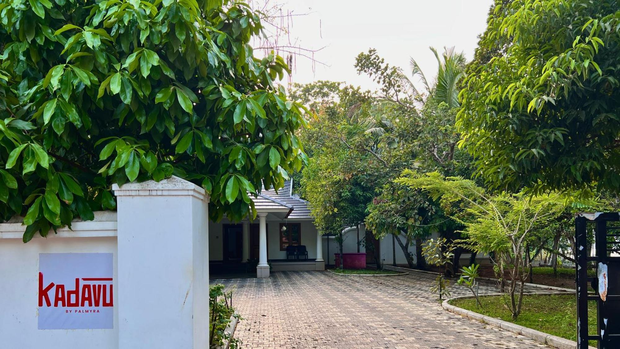 Appartement Waterfront By Palmyra à Kollam Extérieur photo